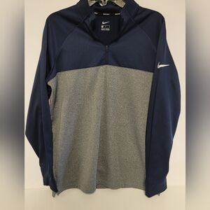 Nike Golf Men's Therma Half-Zip Pullover in a navy blue and gray Size Medium